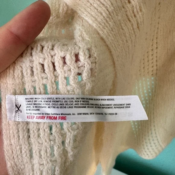 OSFA Anthropologie Sleeping On Snow Hooded Knit Cape Shrug Poncho Sweater - Picture 7 of 8